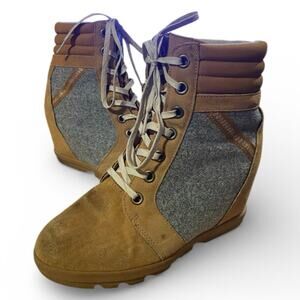 Sierra Women's Ankle Bootie 8 Tan Gray Genuine Suede Wedge Heel Casual Lace Up